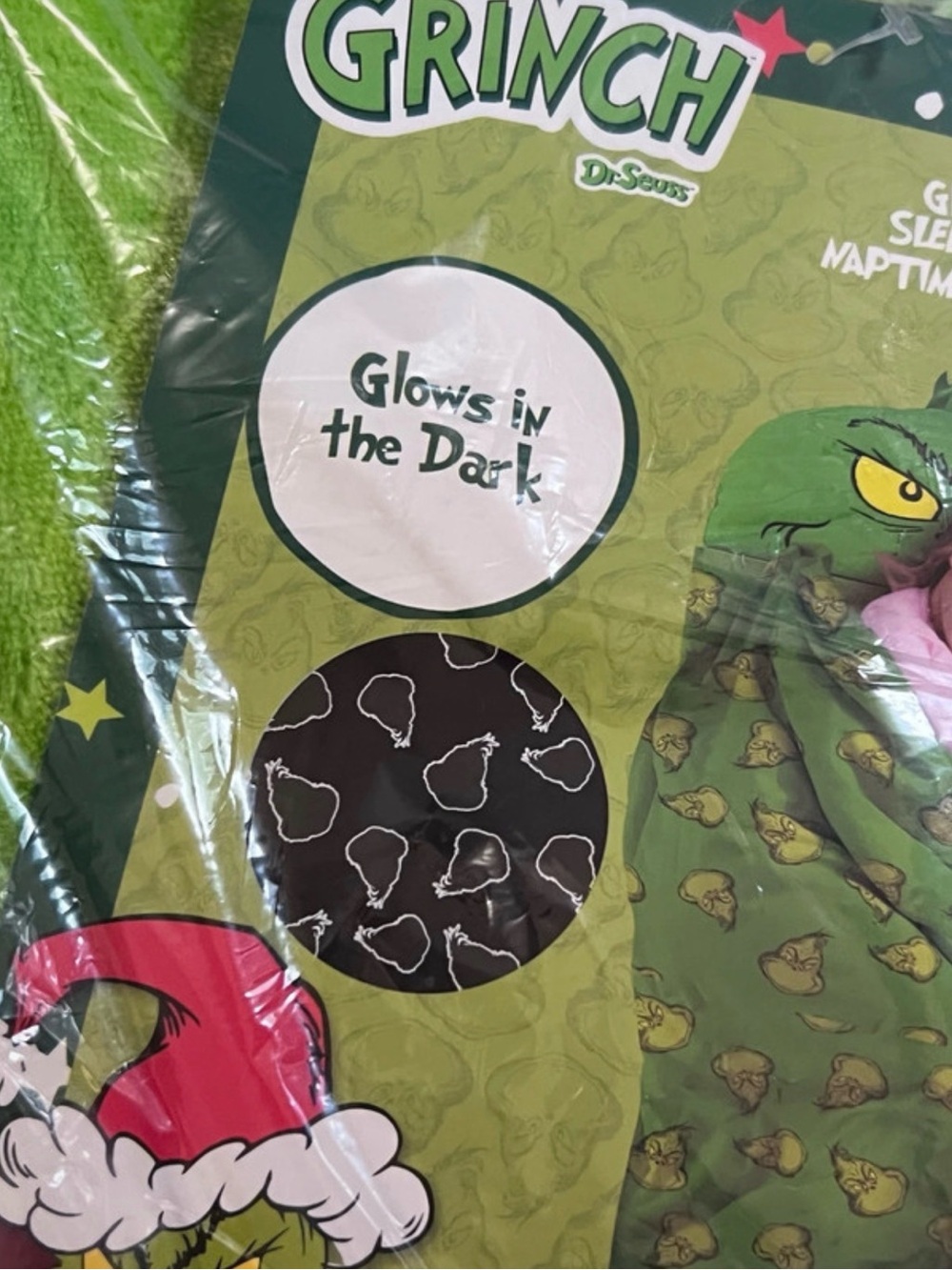 The Grinch Glow in the Dark Kids Plush Slumber
Sleeping Bag 56" × 31" | New - Picture 12 of 13